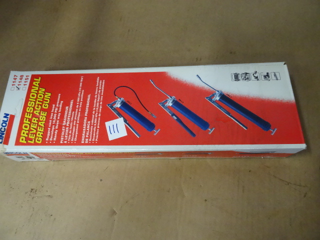 lot 111 image: Lincoln 148 Grease Gun New