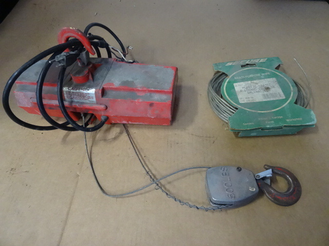 lot 125 image: Dayton Hoist