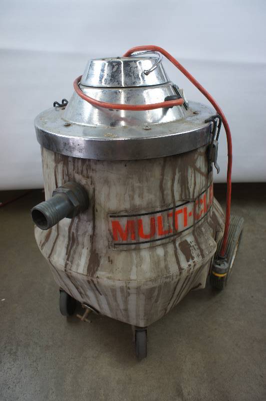lot 33 image: Multi-Clean WetDry Power Vac