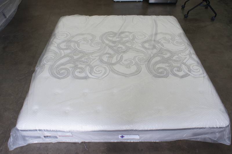 Sealy Posturpedic Newfield King Mattress