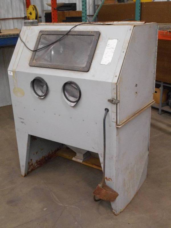 lot 5 image: Skat-Blast 24x48x60 Sanblasting ...