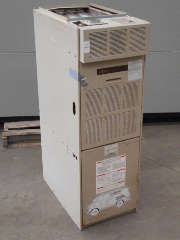 lot 11 image: Lennox Conservator II Natural Gas F...