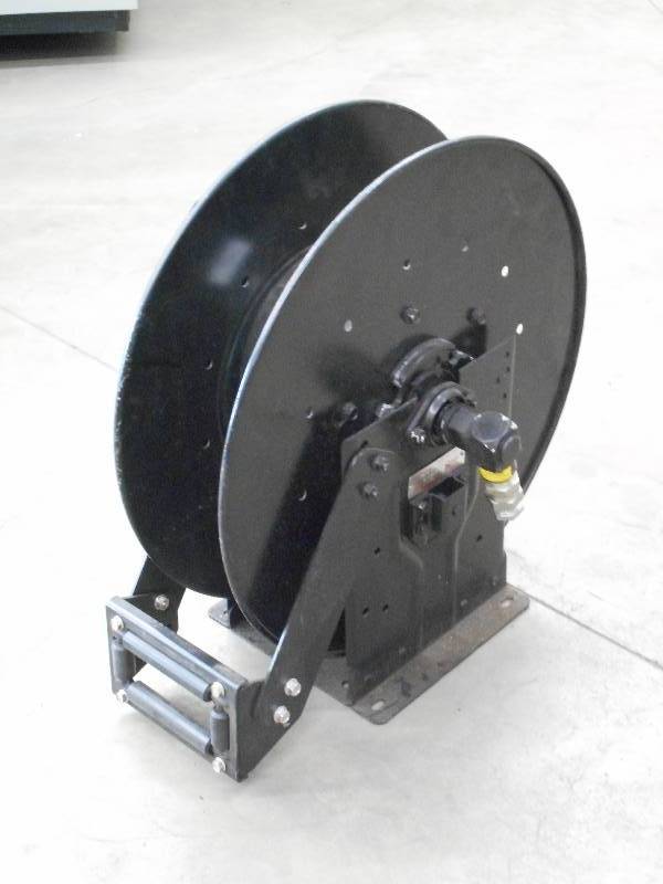 lot 17 image: Hannay Reels Model N818-25-26-10.5B...