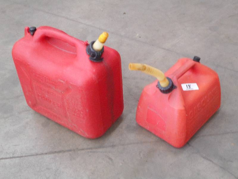 lot 18 image: (1) 5-Gallon & (1) 2.5-Gallon Gas C...