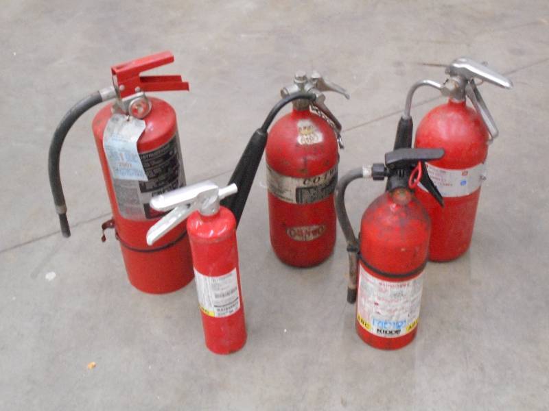lot 26 image: Lot Of (5) Fire Extinguishers ...