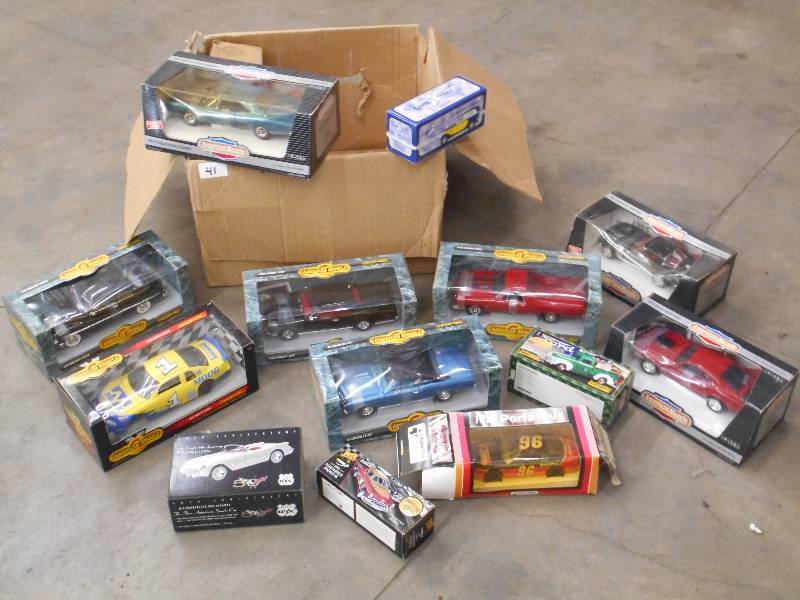 lot 41 image: Box Full Of Misc Collectible Diecas...