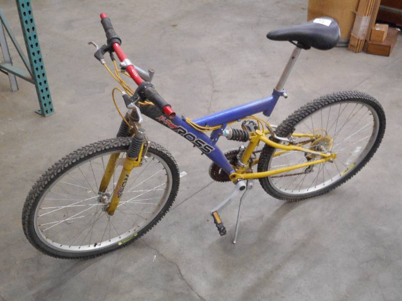 lot 49 image: Ross Xtreme Mountain Bike ...