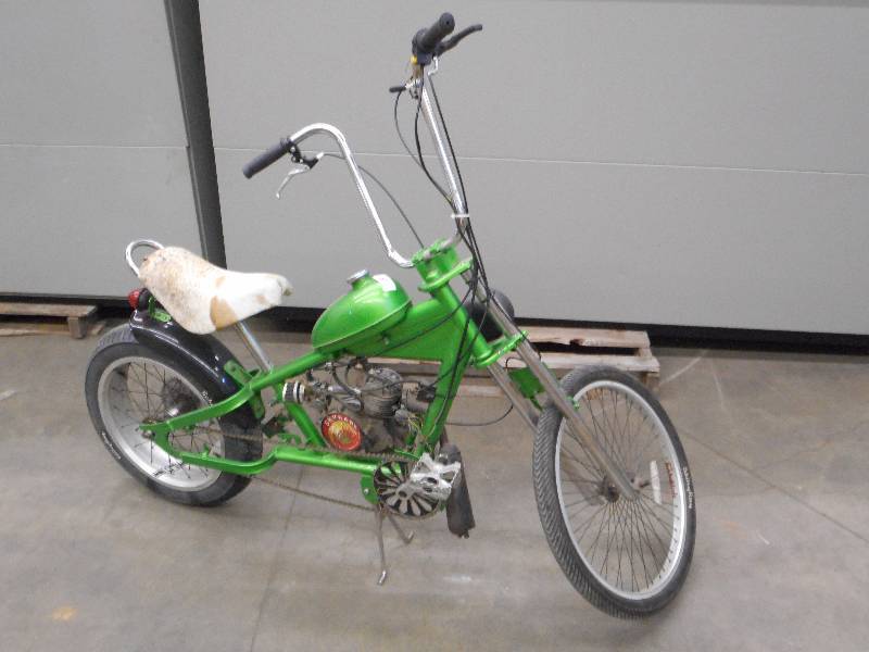 lot 65 image: Schwinn Stingray Bicycle With Vinta...