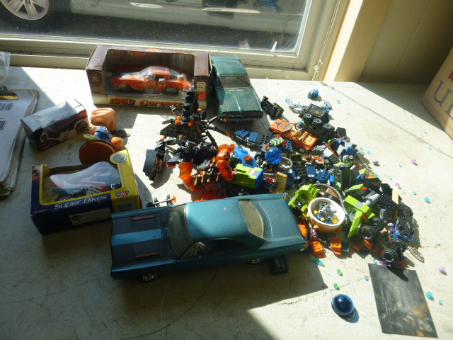 lot 112 image: Miscellaneous Toys