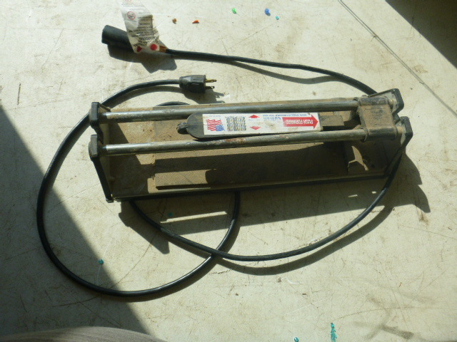 lot 117 image: Nattco Tile Cutter