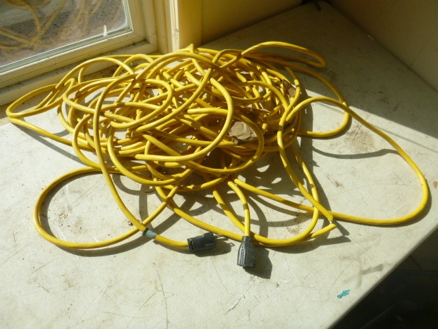 lot 123 image: Heavy Duty Electric Cord