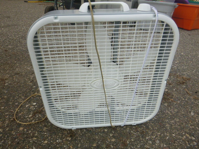 lot 134 image: Lasco Box Fan