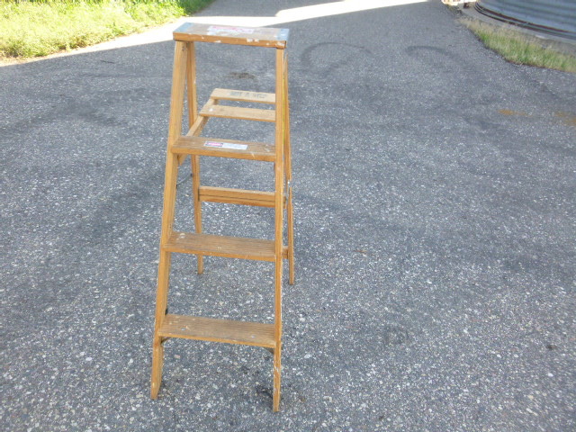 lot 142 image: Keller Wood Ladder