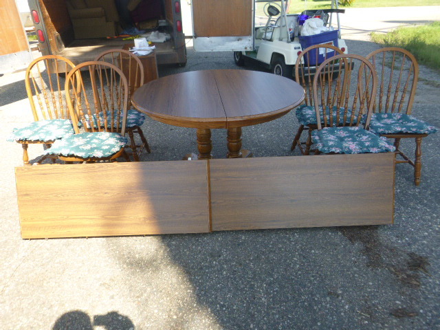 lot 152 image: Dining Table with 6 Chairs