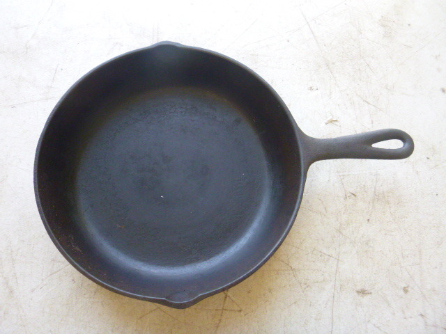 lot 161 image: No. 6 Cast Iron Fry Pan