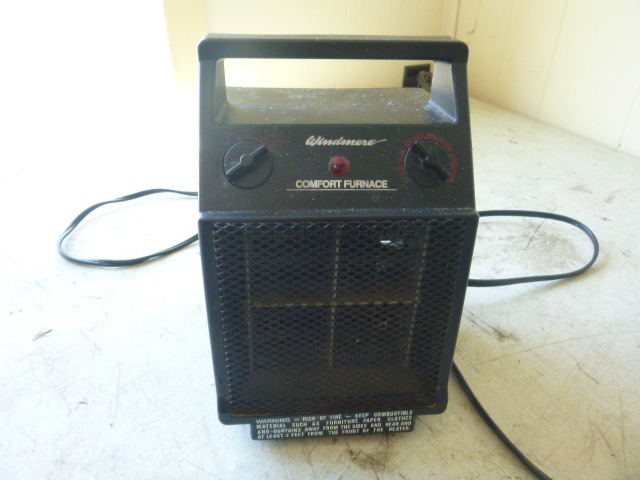 lot 163 image: Windmere Electric Heater