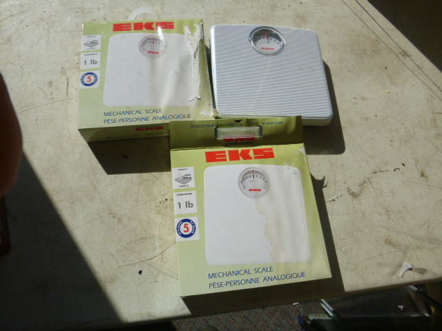 lot 185 image: 2 EKS Mechanical Scales