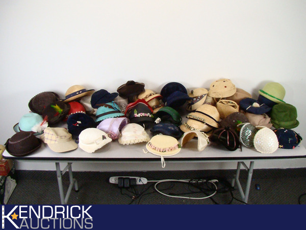 lot 7 image: HUGE Lot of Vintage Womens Hats