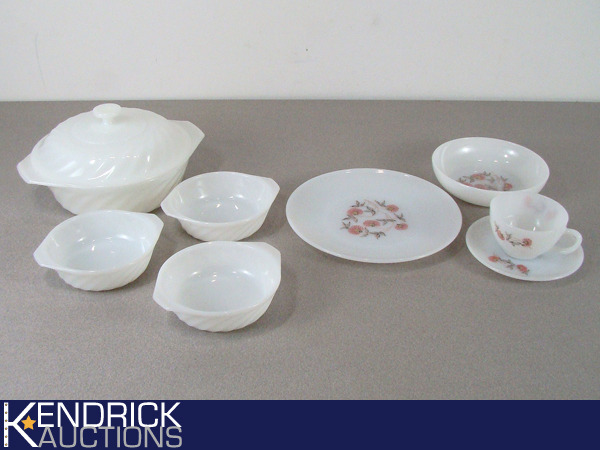 lot 33 image: Lot of NEW Vintage Fire King Dishes