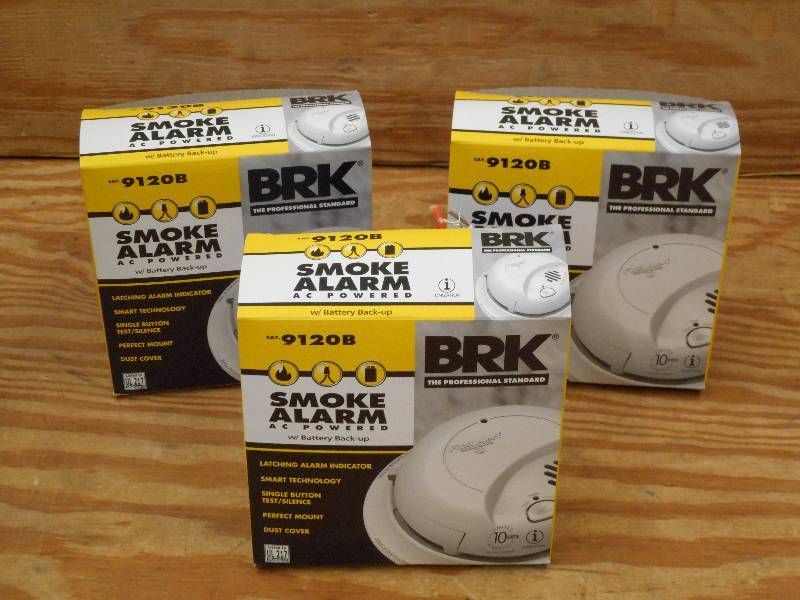 lot 22 image: (3) BRK 9120B AC Powered Smoke Alar...