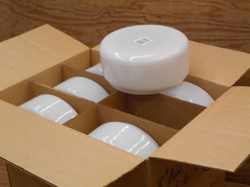 lot 31 image: (12) 8 All White Light Domes, Glas...
