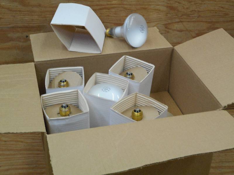 lot 34 image: (18) Hytron-K 130Volt 85 Watt Light...