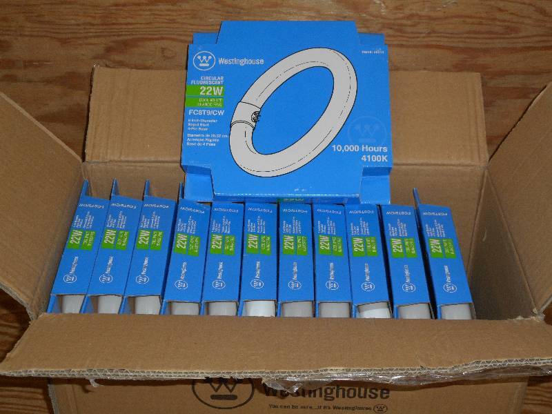 lot 39 image: (12) Westinghouse 22Watt 8 Floures...
