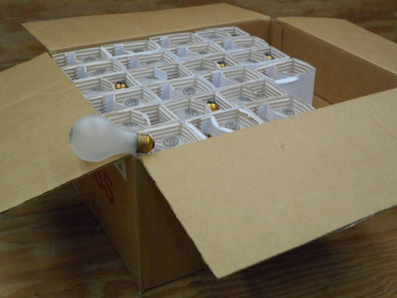 lot 52 image: (104) Hytron 75Watt 125130Volt Cle...