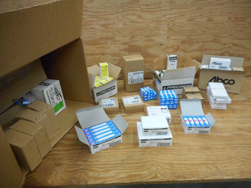 lot 55 image: Huge Lot Misc Light Bulbs, PhotoEl...