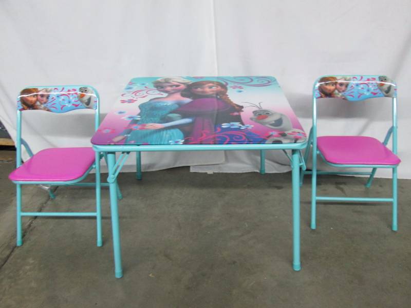 lot 33 image: Disney Frozen Activity Table Set