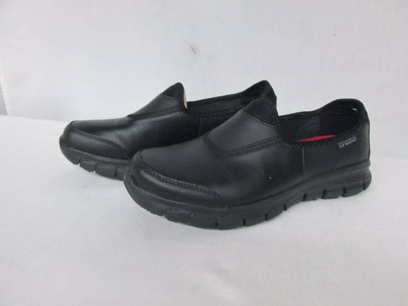 lot 79 image: Skechers Womens Sure Track Work Shoe