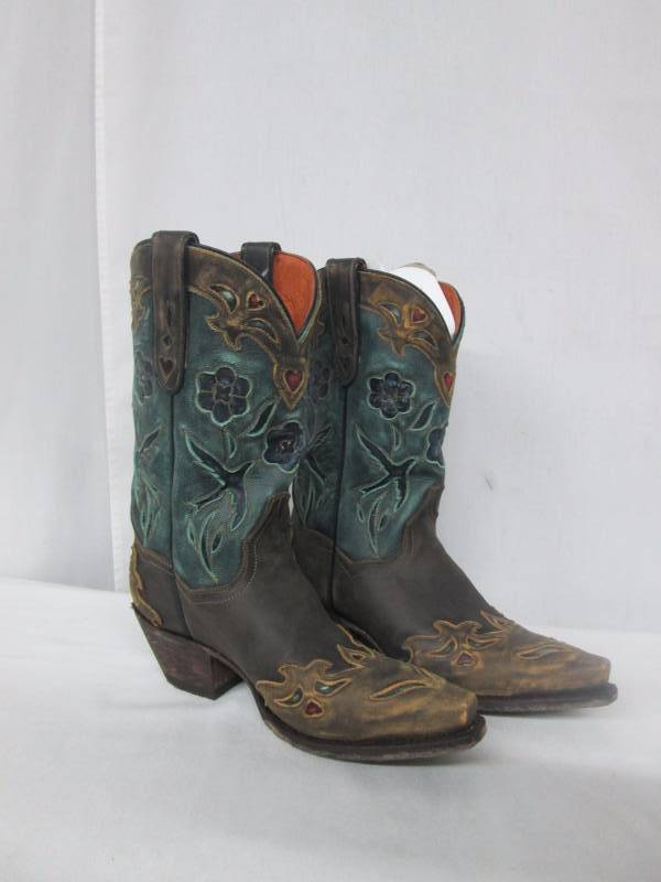 lot 26 image: Dan Post Womens Bluebird Boot