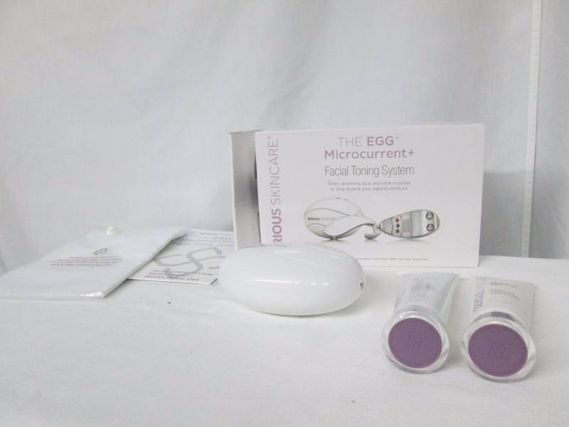 lot 47 image: Serious Skincare Facial Toning System
