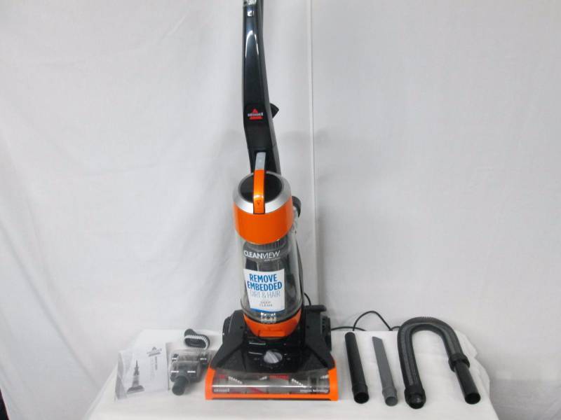 lot 38 image: Bissell CleanView 10-Amp Upright Vacuum