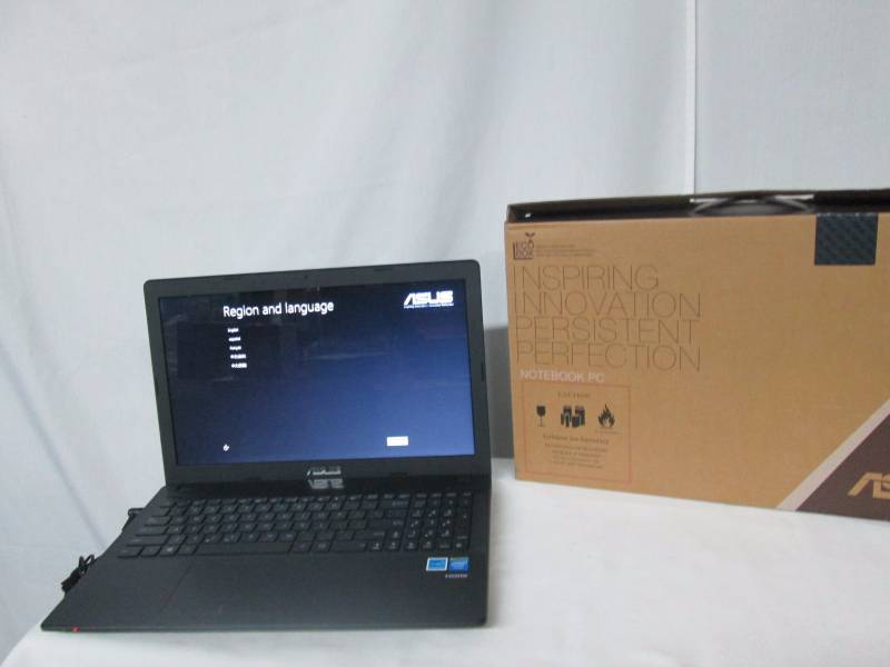 lot 10 image: Asus 15.6 4GB Windows 8.1 Laptop