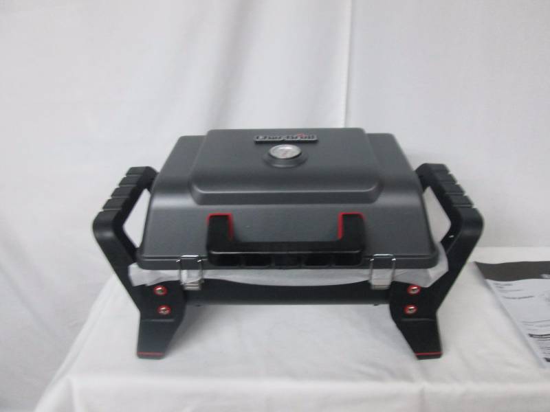 lot 9 image: Grill2Go TRU-Infrared Single Burner Gas Grill