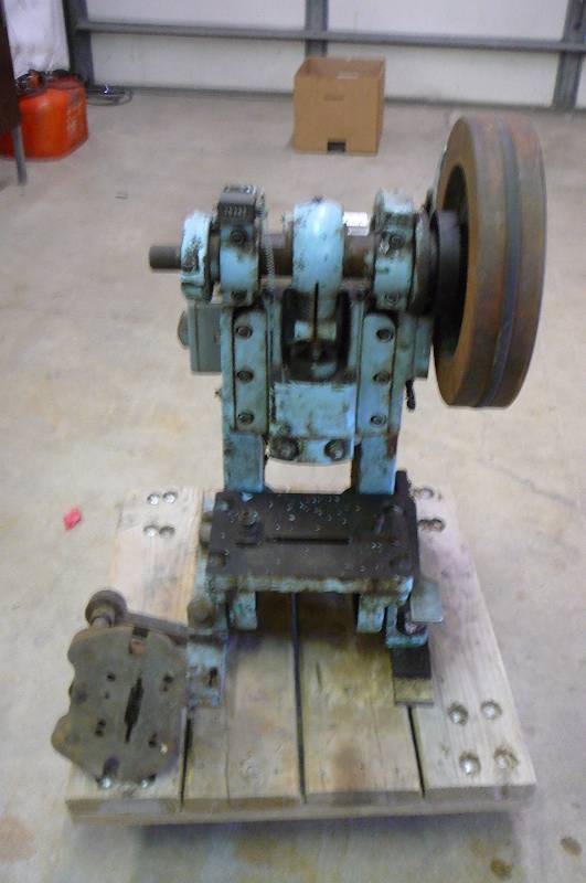 lot 44 image: Kengo 4 Ton Pound Press