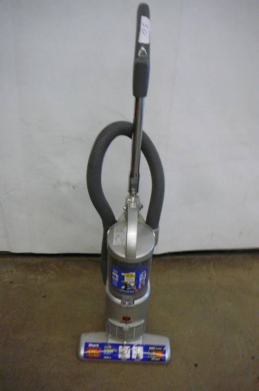 lot 50 image: Vacuum Shark
