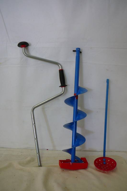 lot 59 image: Auger Strike Master 6 Hand Ice Auger New