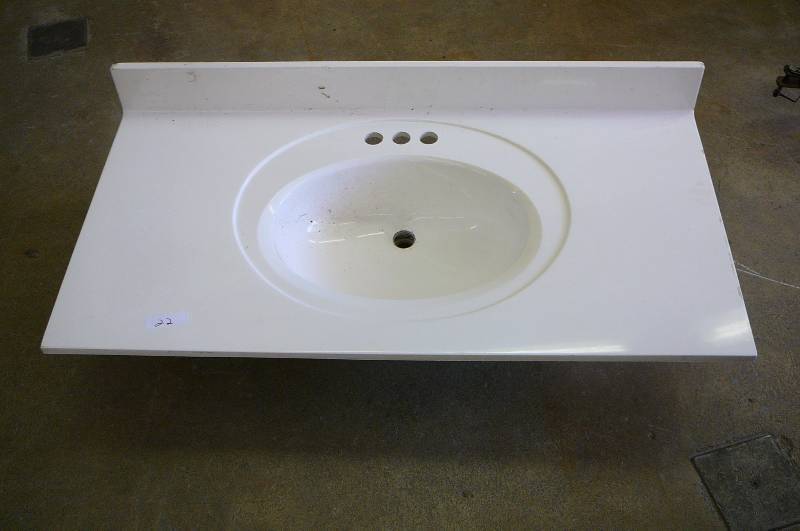 lot 22 image: Vanity Top 43wide X 22 deep White