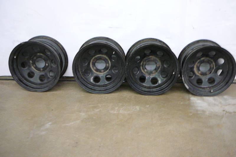lot 24 image: Steel Wheels 15 X 8 - 6 Hole 4 count
