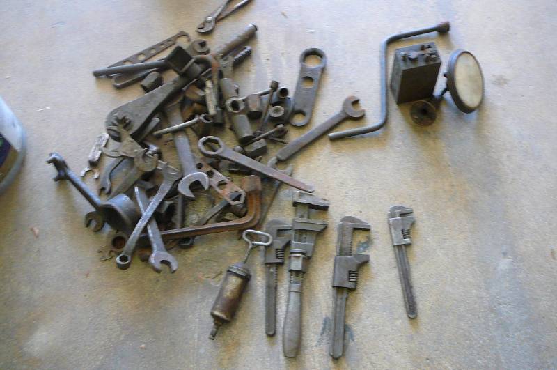 lot 31 image: Lot of Vintage Tools