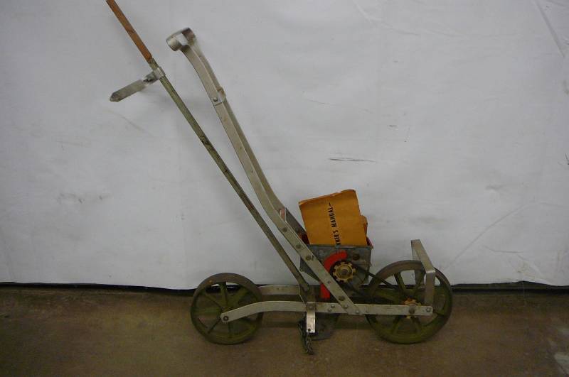lot 34 image: Garden Seeder Precision Model 1001A with Esmay Proucts