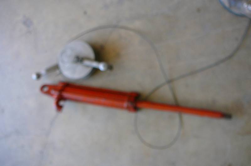 lot 37 image: Winch Hyd Ram