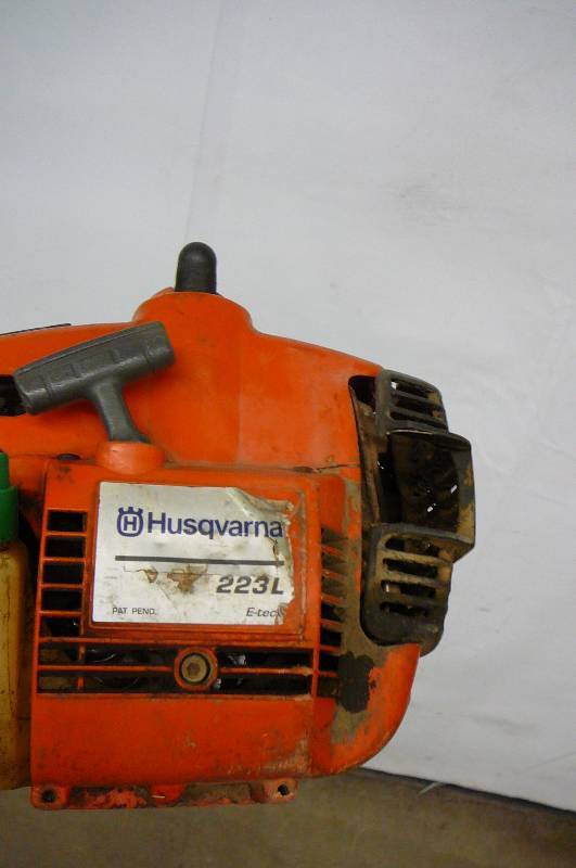 lot 40 image: Husquavarna 223 L Weed Eater Untested