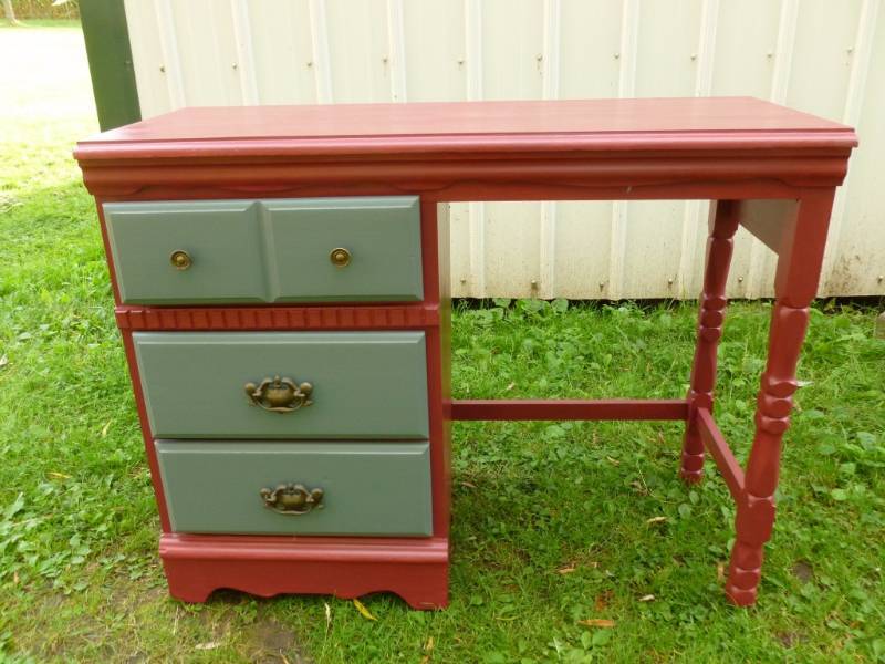 Knee Hole Desk