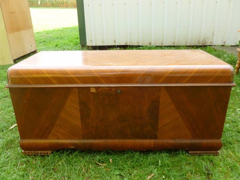 Vintage Lane Cedar Chest