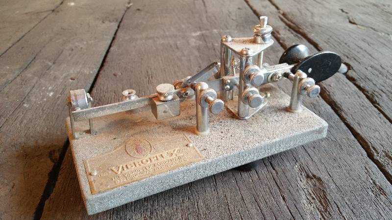 lot 16 image: Rare Vibroplex Champion Railroad Telegraph Key