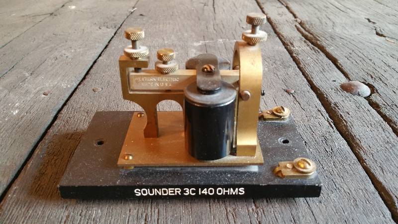 lot 17 image: Vintage Western Electric Railroad Telegraph Sounder