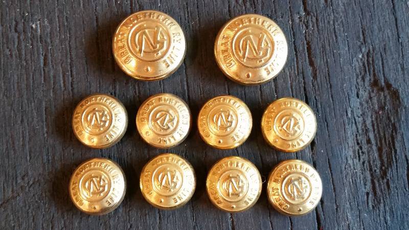 lot 52 image: Great Northern RY Line Serivce Coat Button Covers